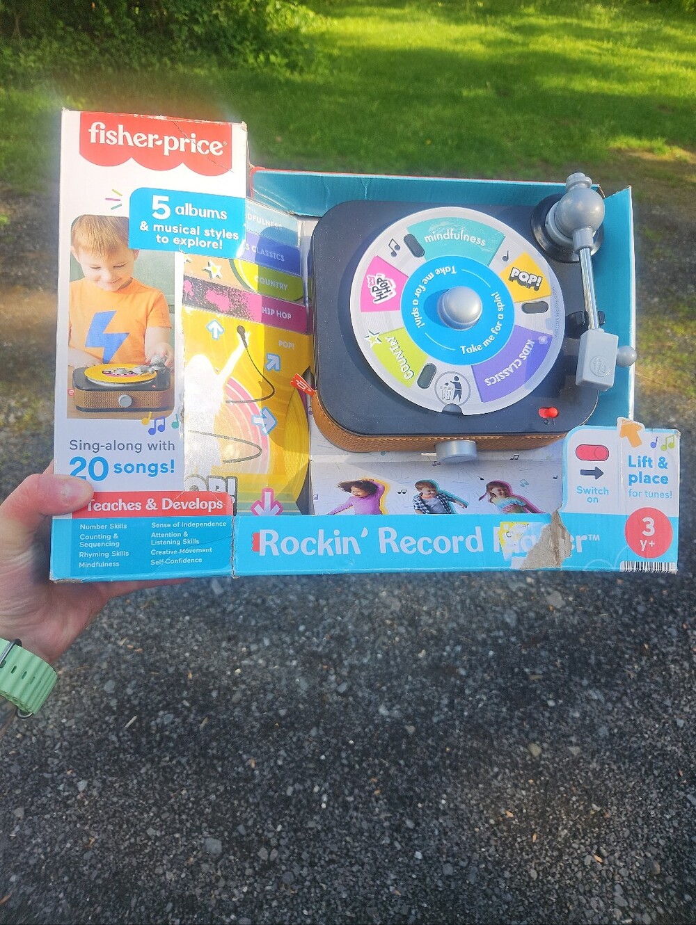 Fisher-Price Rockin’ Record Player Musical Toy W/Turntable & 5 Albums. NEW